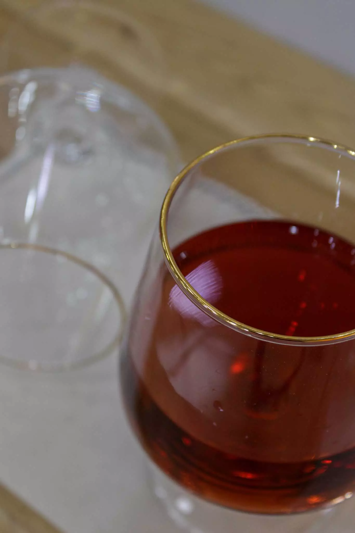 گیلاس خوری لب طلا